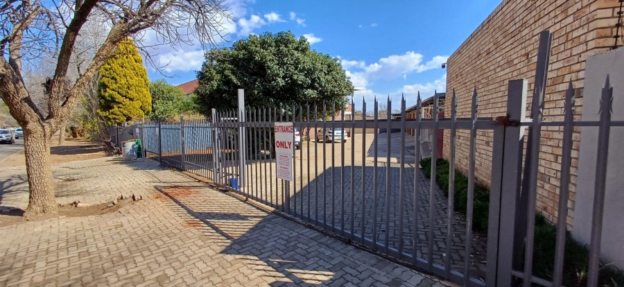 1 Bedroom Property for Sale in Wilkoppies North West